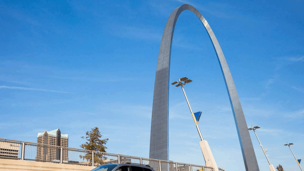 The Gateway Arch, the USA’s tallest monument at 192 meters, in St. Louis, Missouri
